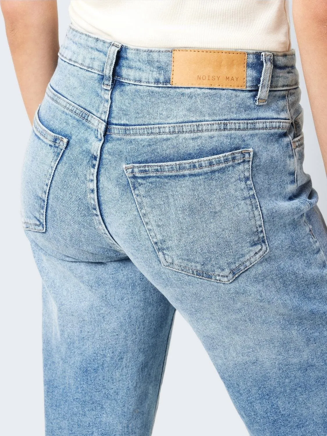 Light Blue Denim Jeans med vidde - Yolanda - Noisy May