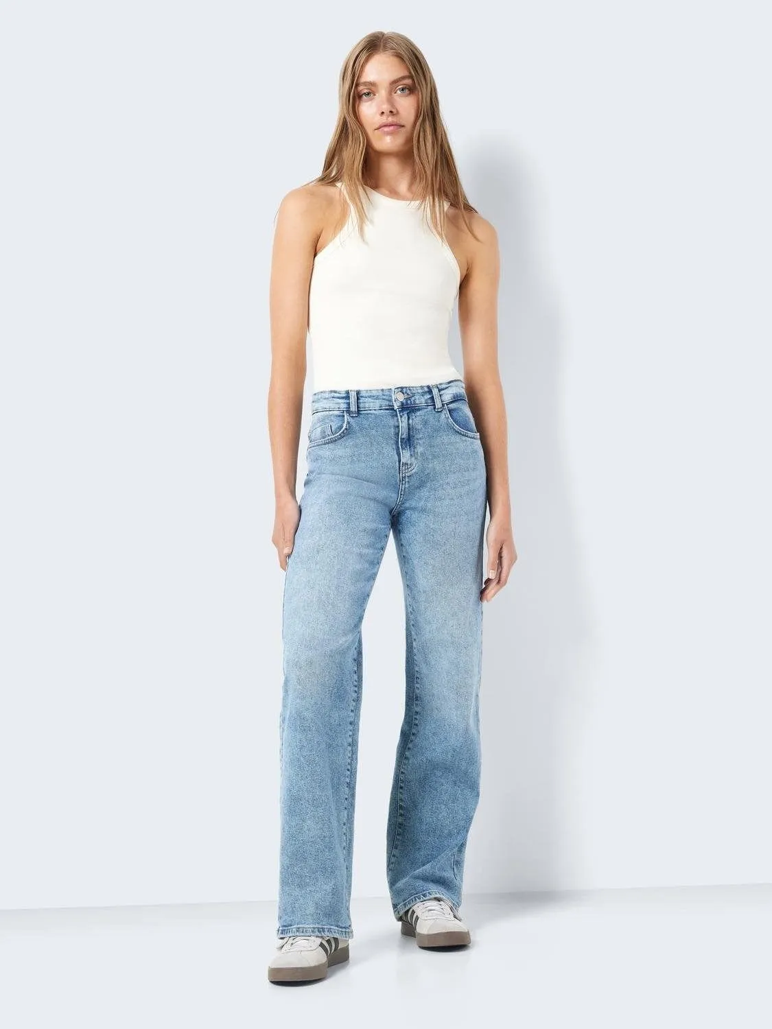 Light Blue Denim Jeans med vidde - Yolanda - Noisy May