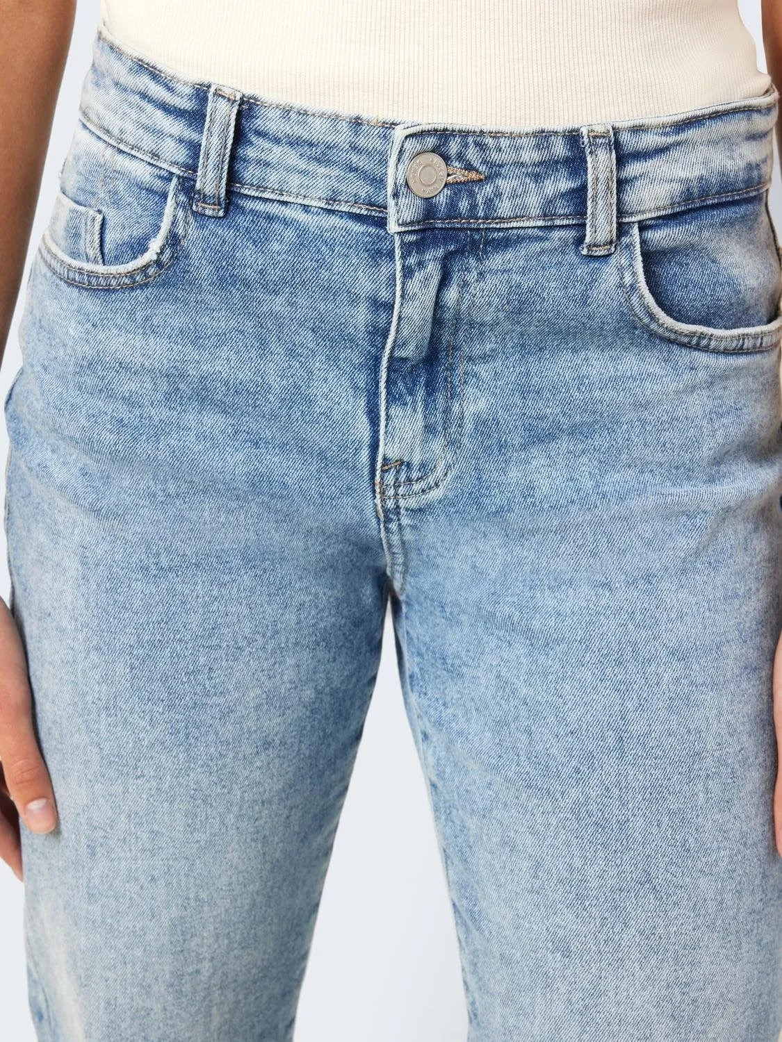 Light Blue Denim Jeans med vidde - Yolanda - Noisy May